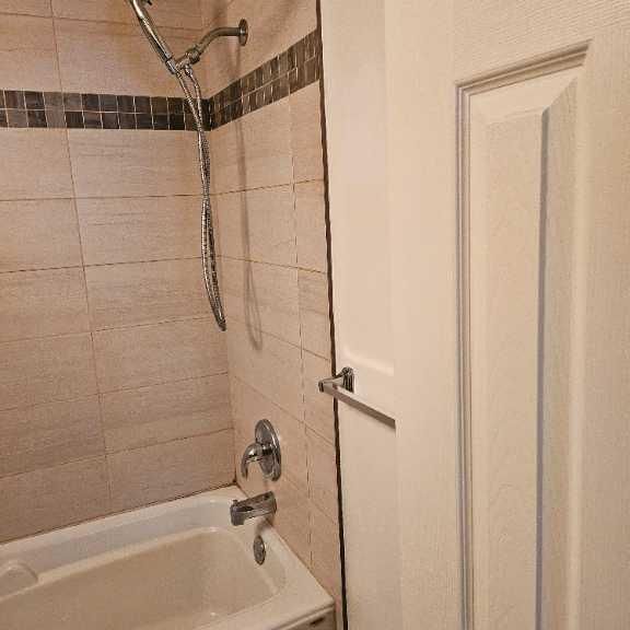 3 1/2 semi sous sol à louer - Photo 1