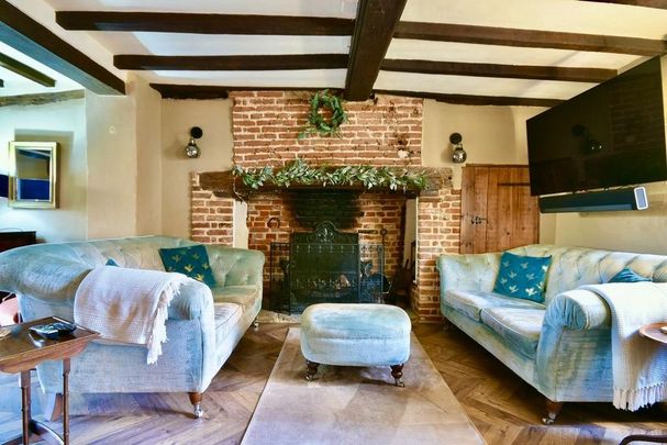 3 bedroom character property to rent - Photo 1