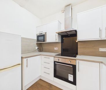 1 bedroom flat to rent - Photo 6