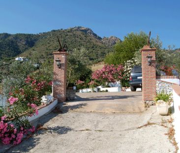 Villa For Long Term Rental In Frigiliana - Photo 1