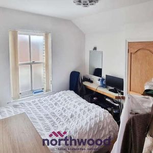 Fore Street, Central, Exeter, EX4 - Photo 2