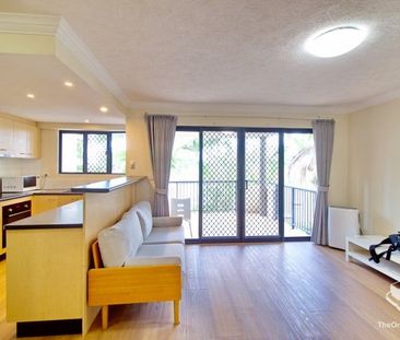 Walk to UQ, Furnished Two bedrooms two bathrooms - Photo 1