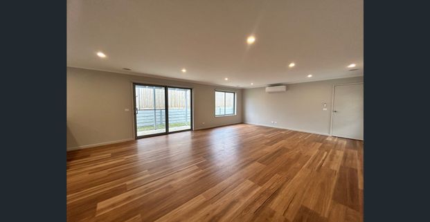 Low Maintenance with Modern Comfort - Photo 1