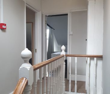 6 bedroom, 1 en-suite house - Photo 6