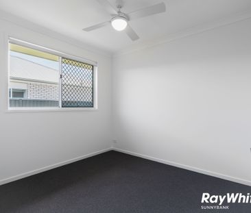 Fantastic Modern 4-Bedroom Family Home! - Photo 3