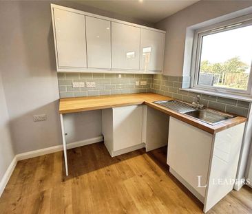 2 bedroom bungalow to rent - Photo 1