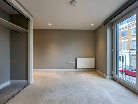 Blythe Road, London - Photo 2