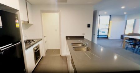 2 beds 2 bath - Photo 3