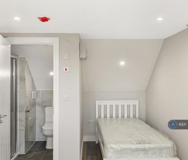 Studio to rent - Photo 6