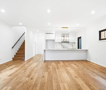 Brand New 4 Bedroom Luxury Family Home - Photo 1