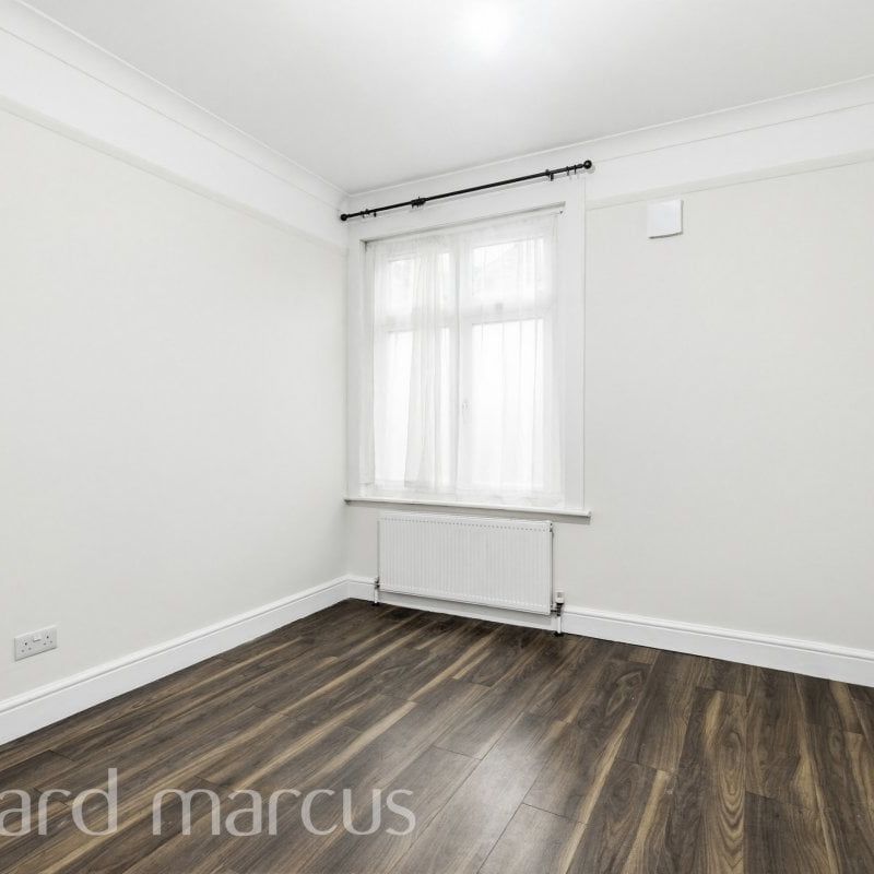 Idlecombe, London - Photo 1