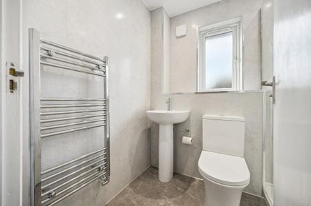 2 bedroom flat to rent - Photo 3