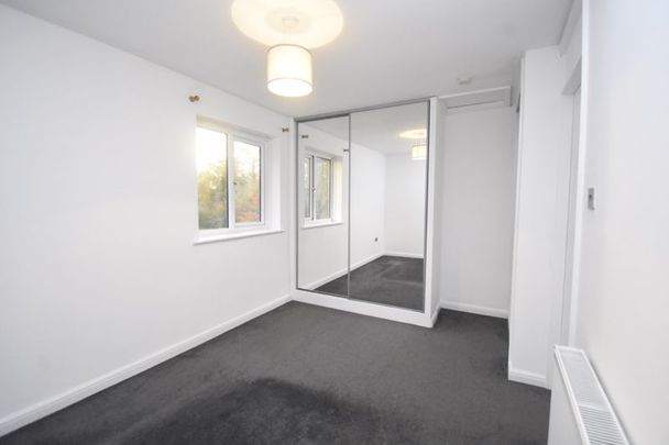 Renown Way, Chineham - Photo 1