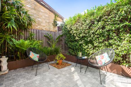 Architecturally designed park side home with spectacular city & park views - Photo 4