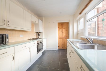 2 bed flat to rent in Simonside Terrace, Heaton, NE6 - Photo 5