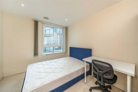St. George Wharf, SW8, London - Photo 2
