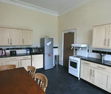 7 Bed - 31 Richmond Road, Headingley, Leeds - LS6 1BX - Student - Photo 4
