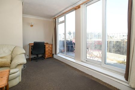 6 Bed Terraced House, St. Georges Road, BN2 - Photo 4