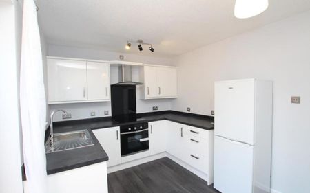 Ocean Letting and Management are pleased to offer this great two bedroom house to rent in Bradley Stoke, available from December on an unfurnished basis. - Photo 5