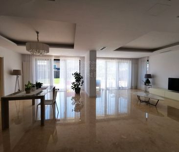 Special Seven Bedroom Villa with Pool - American International School - Photo 1