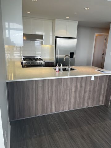 $3,250 / 2br – 872ft2 – Breathtaking Views from the 21st floor – stunning 2 bed 2 baths (QC41) (Burnaby) - Photo 4