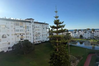 Alquiler de piso en Avenida Costa del Sol, 2