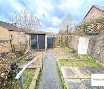 2 bedroom end of terrace house to rent - Photo 6