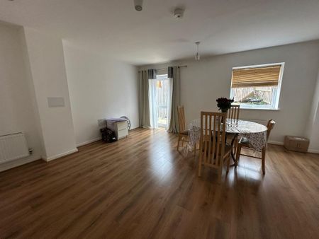 3 bedroom terraced house to rent - Photo 5