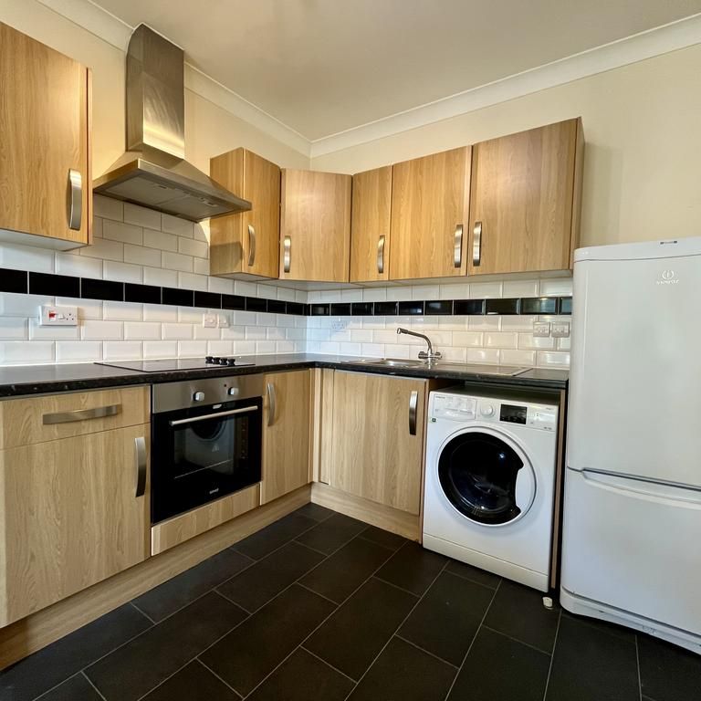 2 bedroom flat to rent - Photo 1
