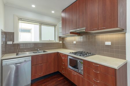 Stylish Secure Apartment in a Prime Lifestyle Location - Photo 3