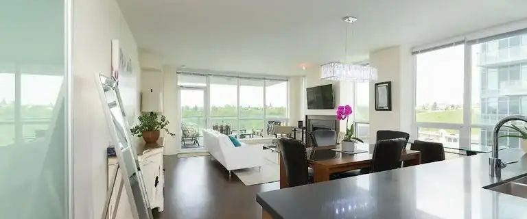 Spacious, river/sunset views, 2 bedroom+Den, Downtown | 1213 - 222 Riverfront Avenue Southwest, Calgary - Photo 1