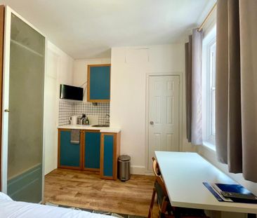 Flat 306 Fulham Palace Road, Fulham W6 9HH - Photo 6