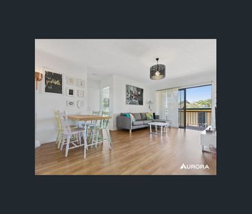 Convenient Apartment Living in the Heart of Greenslopes - Photo 1
