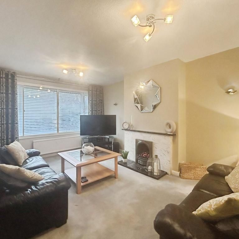 4 bedroom detached house to rent - Photo 1