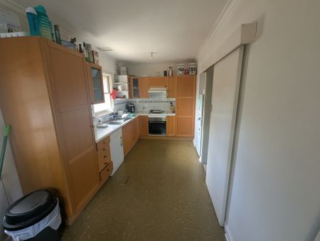 Croydon South - Photo 2