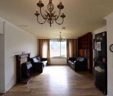 5 BED Bungalow To rent - Photo 2