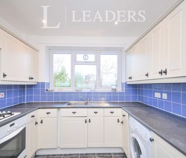 2 bedroom apartment to rent Kingswood Road, Bromley, BR2 - Photo 5