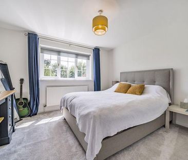 4 bedroom detached house to rent - Photo 5