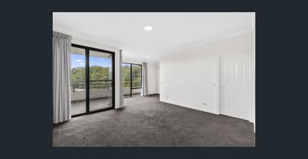 Private Family Retreat with Pool, Court & Multiple Living Areas - Photo 2