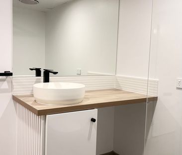 Newly Renovated Kirra Apartment - Photo 3