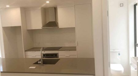 New 2xbdrooms, 2.5xbathrooms townhouse - Photo 2