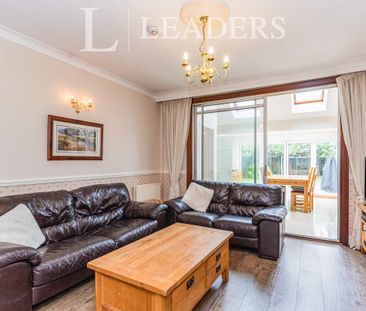 1 bedroom detached to rent Hersham, Walton-on-Thames, KT12 - Photo 1