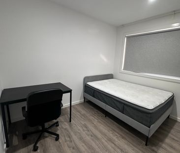 Roxburgh Park - Photo 3