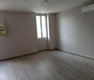 Location Appartement 2 pièces 37m² MONT DE MARSAN 40000 - Photo 1
