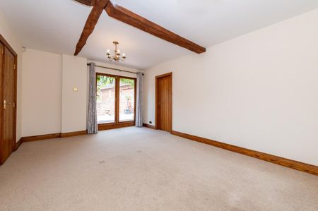 4 bedroom barn conversion to rent - Photo 2