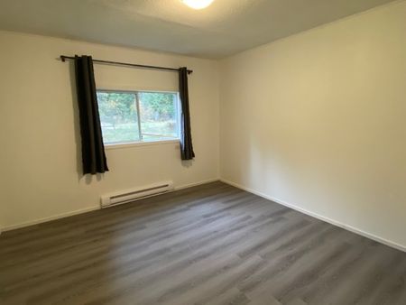 1115 Spruston Road - Photo 5