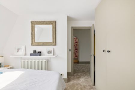 2 Bed Flat, Cornwall Crescent, W11 - Photo 3