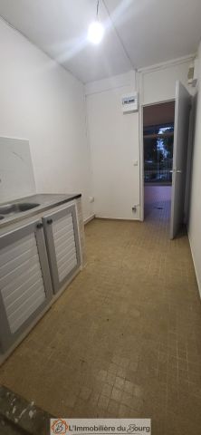 Location Appartement 4 pièces 60m² LES ABYMES 97139 - Photo 3