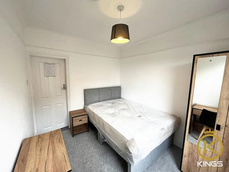 3 bedroom terraced house to rent - Photo 3