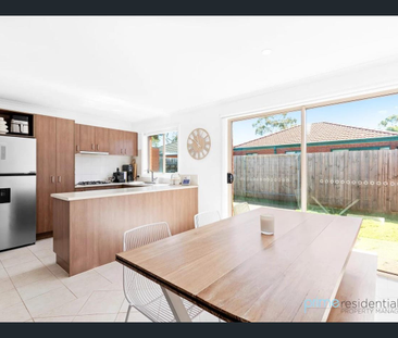 Quiet & Convenient Two-Bedroom Living in Werribee - Photo 5